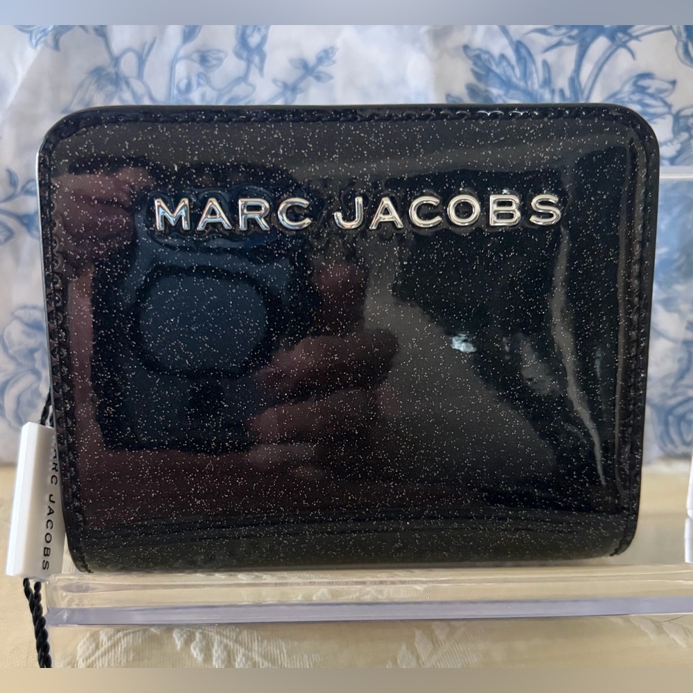 Marc Jacobs Black Sparkle Patent Zip Wallet NWT